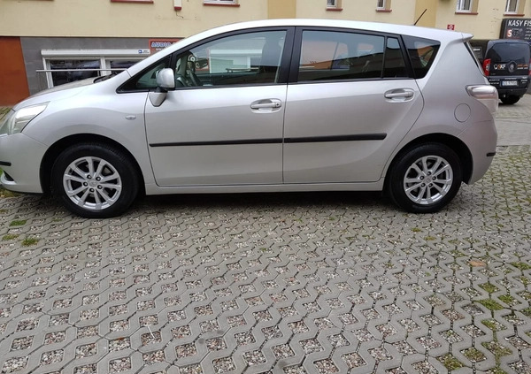 Toyota Verso cena 29500 przebieg: 256480, rok produkcji 2010 z Słupsk małe 46